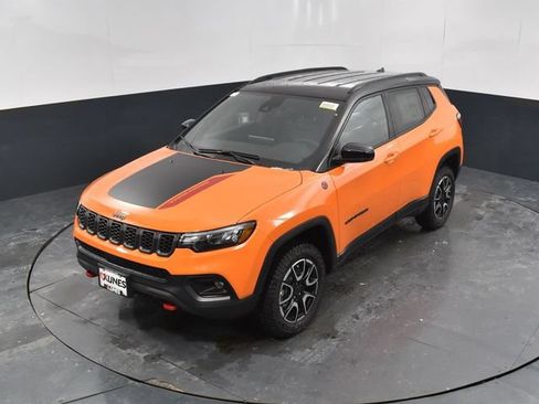 New 2026 Jeep Compass Trailhawk w/ Trailer Tow Group AWD/4WD image 37