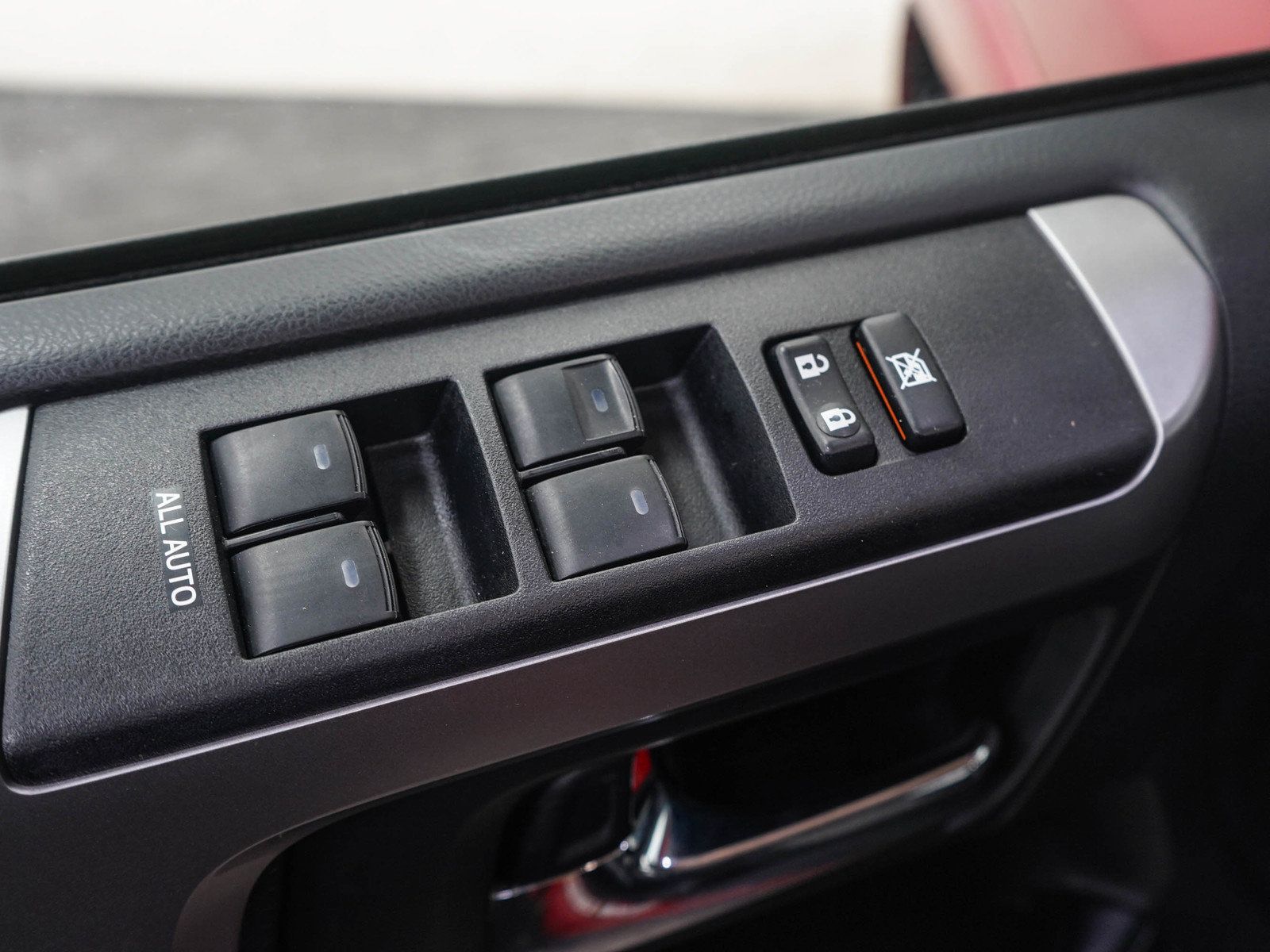 Used 2018 Toyota 4Runner SR5 AWD/4WD image 20