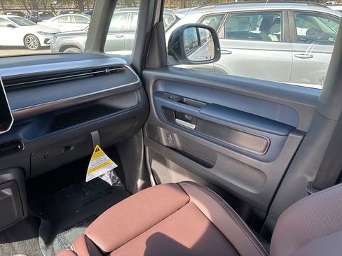 New 2025 Volkswagen ID. Buzz Pro S image 25