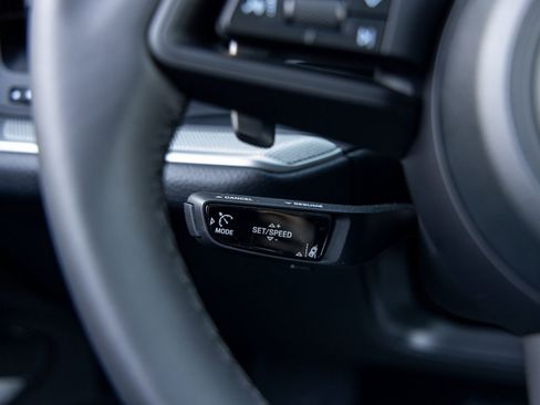 New 2026 Porsche Cayenne image 32