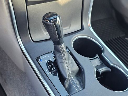 Used 2016 Toyota Camry Hybrid image 38