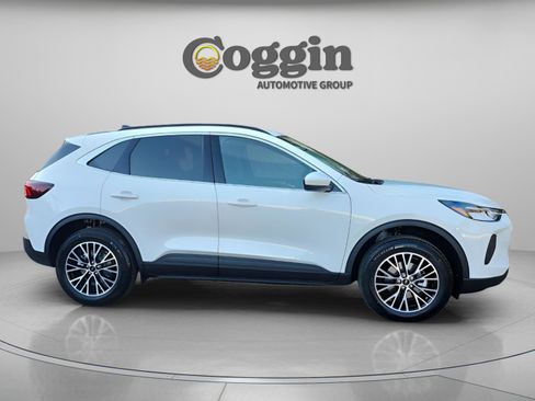 New 2026 Ford Escape SE image 7