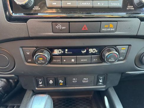 Used 2024 Nissan Frontier SV w/ SV Convenience Package image 23