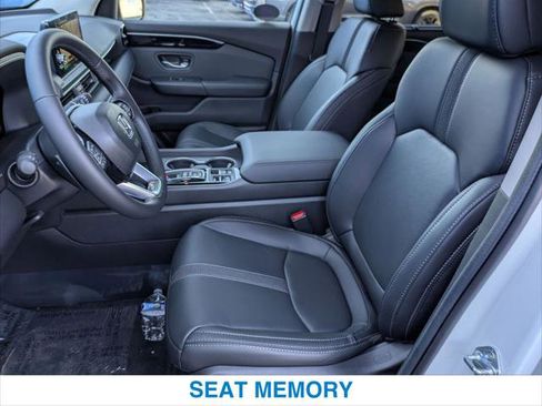 New 2025 Honda Pilot Touring image 20