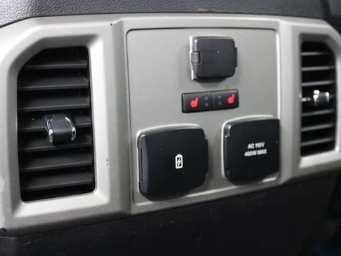 Used 2019 Ford F150 Lariat w/ Equipment Group 502A Luxury AWD/4WD image 18