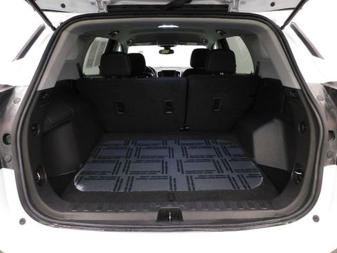 Used 2024 GMC Terrain SLE image 12