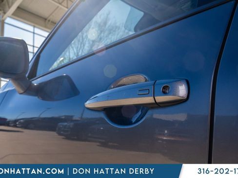 Used 2023 Nissan Rogue SV image 29