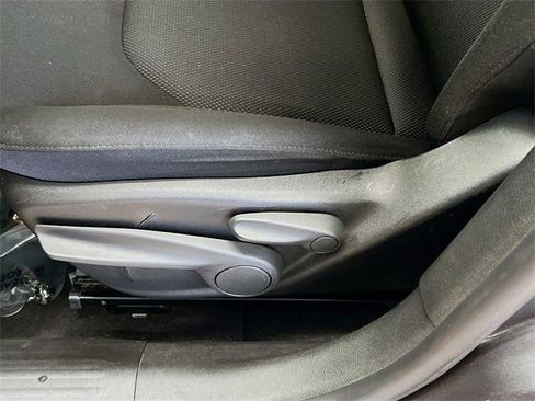 Used 2019 Jeep Renegade Sport image 19