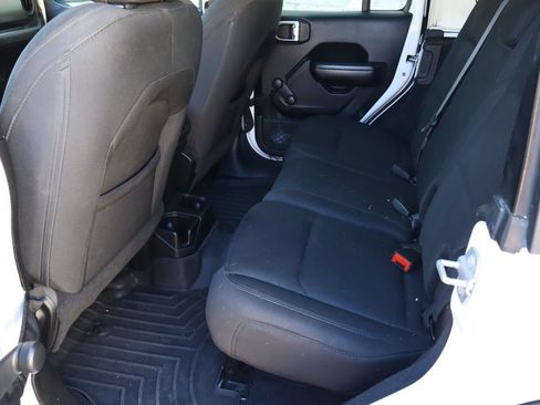 Used 2018 Jeep Wrangler Unlimited Sport AWD/4WD image 5