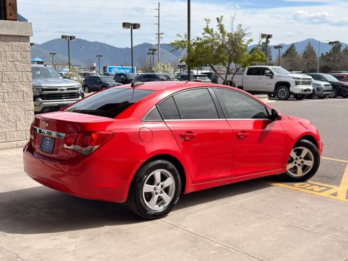 Used 2016 Chevrolet Cruze LT FWD image 5