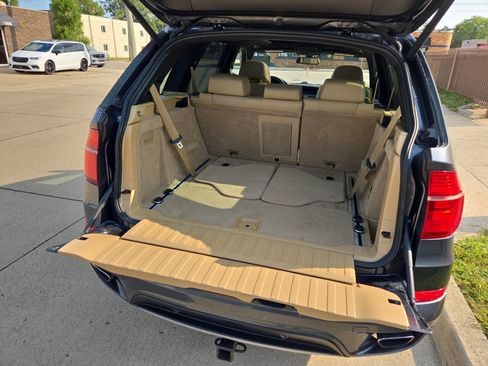 Used 2011 BMW X5 xDrive50i image 42