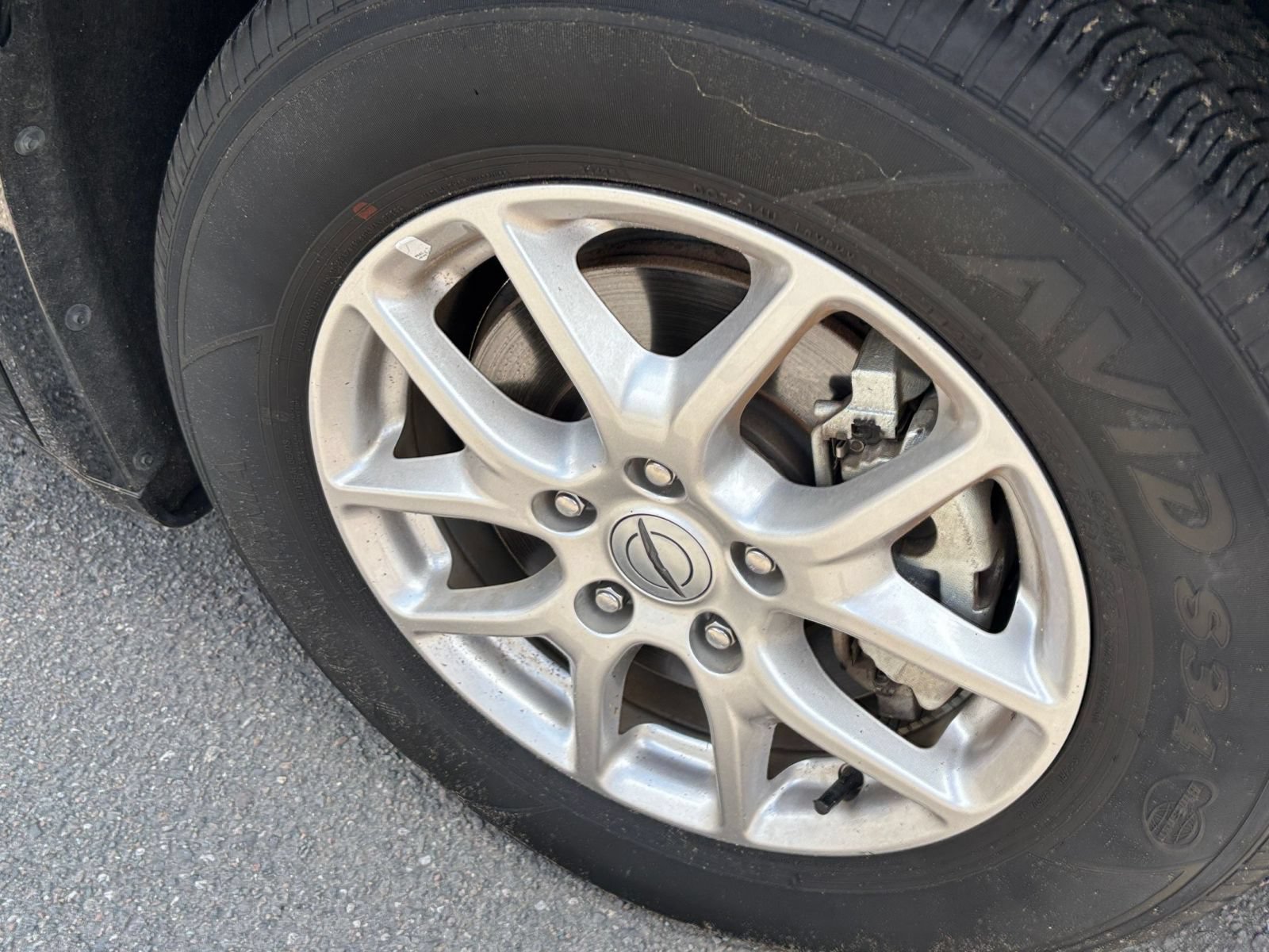 Used 2024 Chrysler Pacifica Touring-L FWD image 32