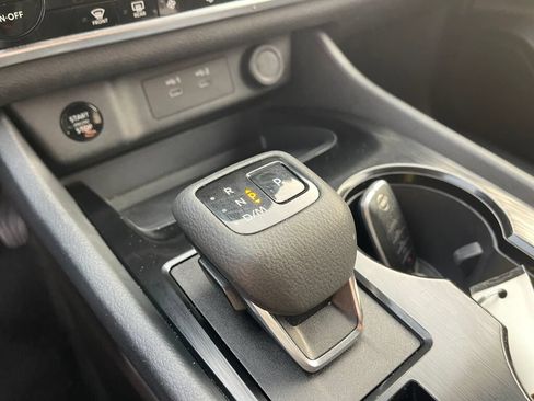 Used 2024 Nissan Rogue SV AWD/4WD image 13