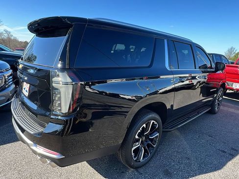 New 2026 Chevrolet Suburban High Country w/ Sun And Tow Package image 5