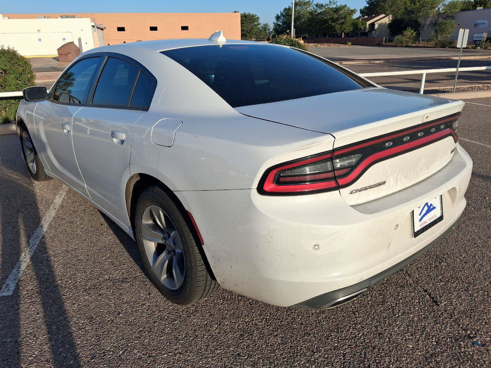 Used 2018 Dodge Charger SXT Plus w/ Beats Audio Group RWD image 3