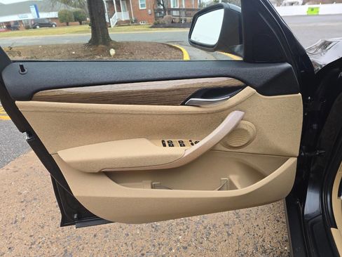 Used 2013 BMW X1 xDrive35i w/ Technology Pkg image 6