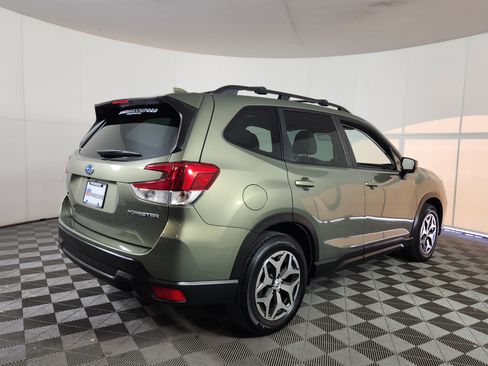 Used 2021 Subaru Forester Premium image 7