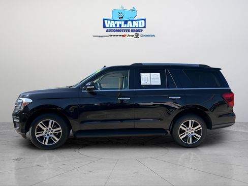Used 2024 Ford Expedition Limited image 2