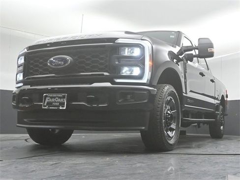 Used 2024 Ford F250 Lariat w/ Sport Appearance Package image 32