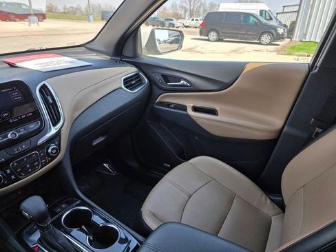 Used 2022 Chevrolet Equinox Premier AWD/4WD image 36