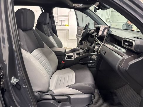 Used 2025 Toyota Tacoma TRD Sport image 27