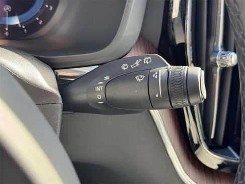 Certified 2023 Volvo XC60 B5 Plus w/ Climate Package image 22