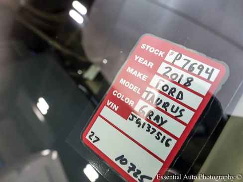 Used 2018 Ford Taurus SE image 25