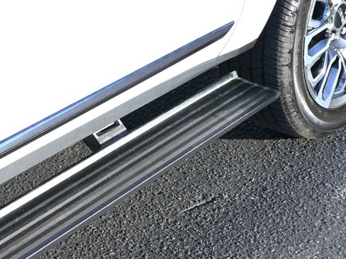 Used 2023 GMC Yukon XL Denali Ultimate image 38