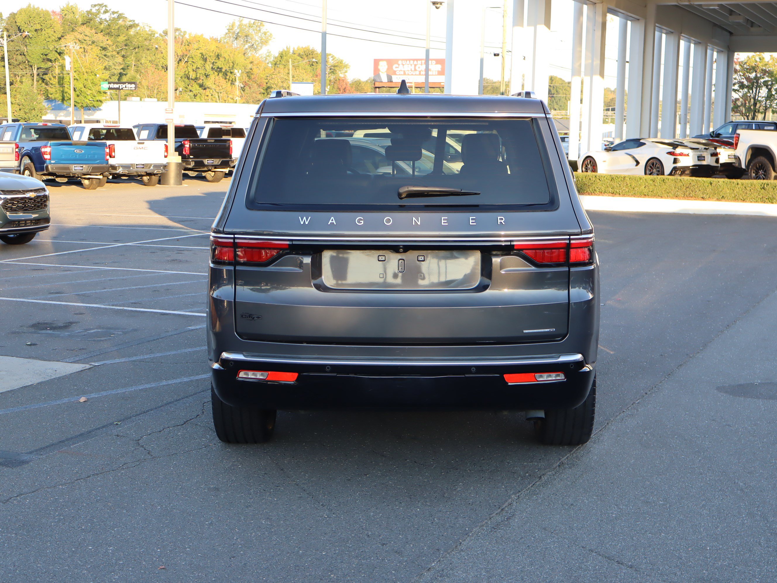 Used 2024 Jeep Wagoneer Series II w/ Convenience Group I AWD/4WD image 9