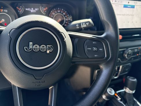 Used 2025 Jeep Gladiator Sport AWD/4WD image 26
