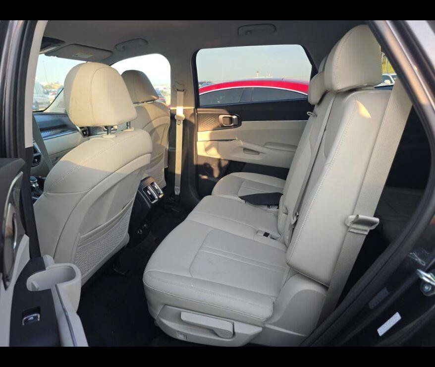 Used 2023 Kia Sorento S FWD image 6