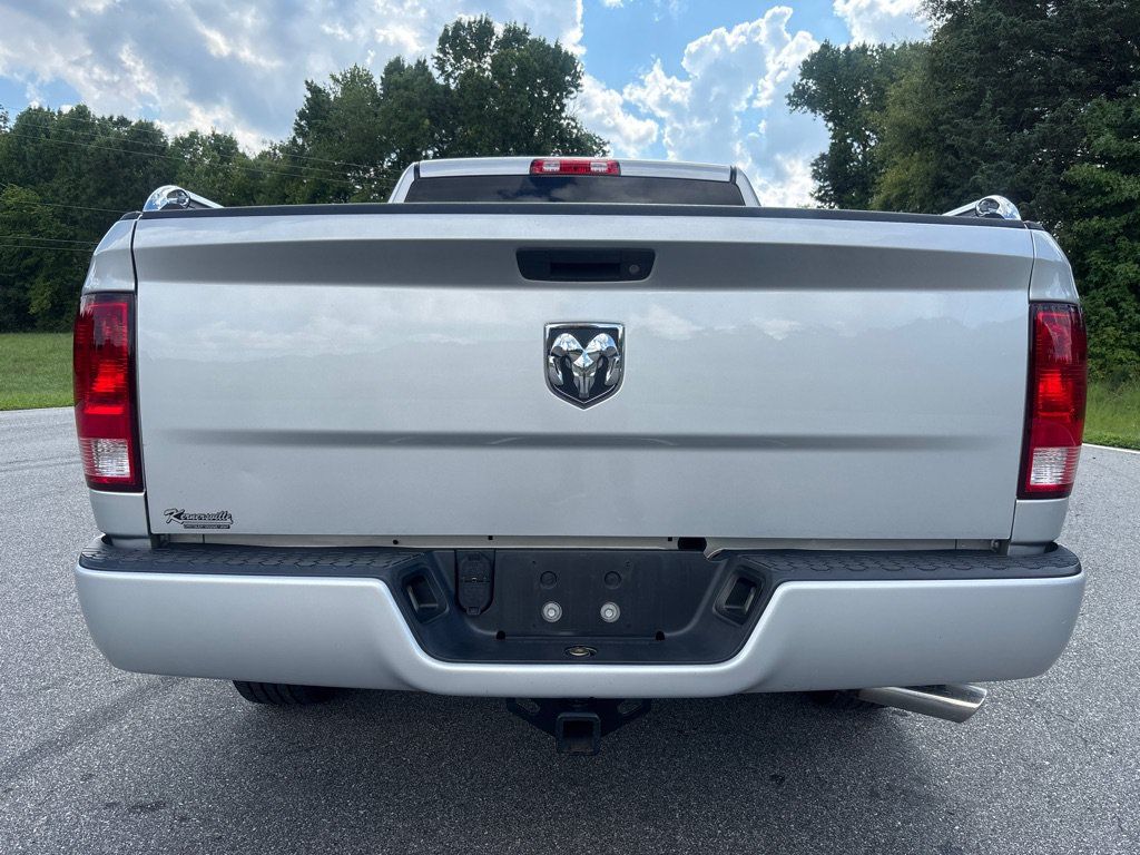 Used 2017 RAM 1500 Express RWD image 4