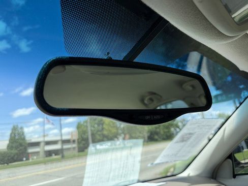 Used 2001 Lincoln Town Car Cartier image 39