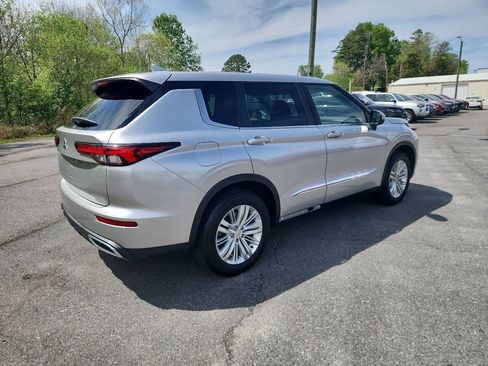 Used 2022 Mitsubishi Outlander ES FWD image 9