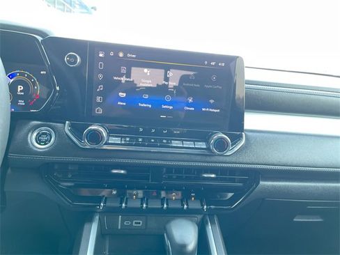 Used 2024 Chevrolet Colorado LT w/ LT Convenience Package image 13