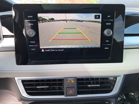 New 2026 Volkswagen Taos SE FWD image 22