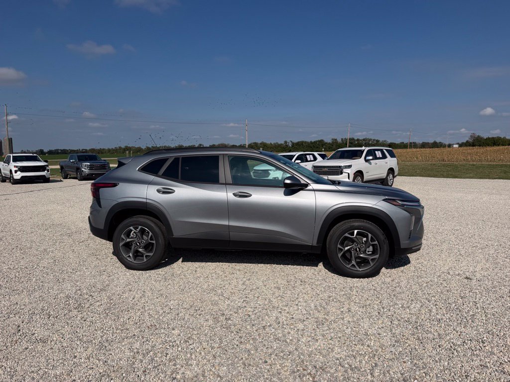 New 2026 Chevrolet Trax LT w/ Driver Confidence Package FWD image 2