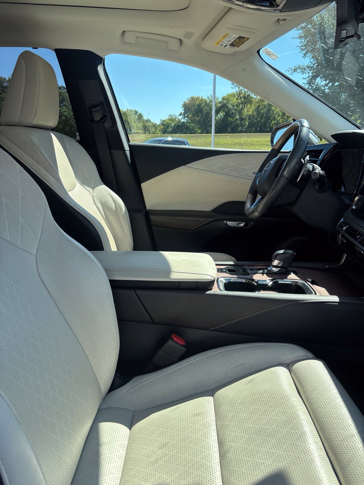 Used 2023 Lexus RX 350 FWD w/ Cold Area Package image 17