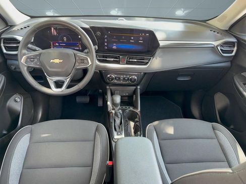 Certified 2024 Chevrolet TrailBlazer LT w/ Convenience Package FWD image 16