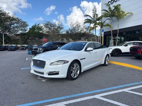 Used 2018 Jaguar XJ L Portfolio image 10