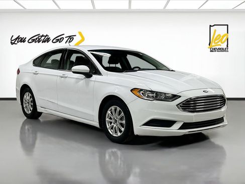 Used 2017 Ford Fusion S image 3