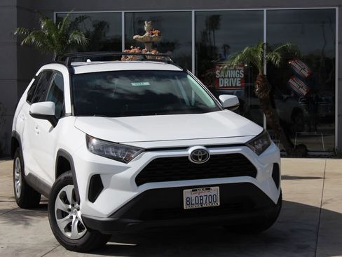 Used 2019 Toyota RAV4 LE w/ Carpet Mat Package image 2