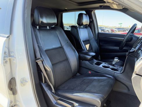 Used 2019 Jeep Grand Cherokee Altitude image 30