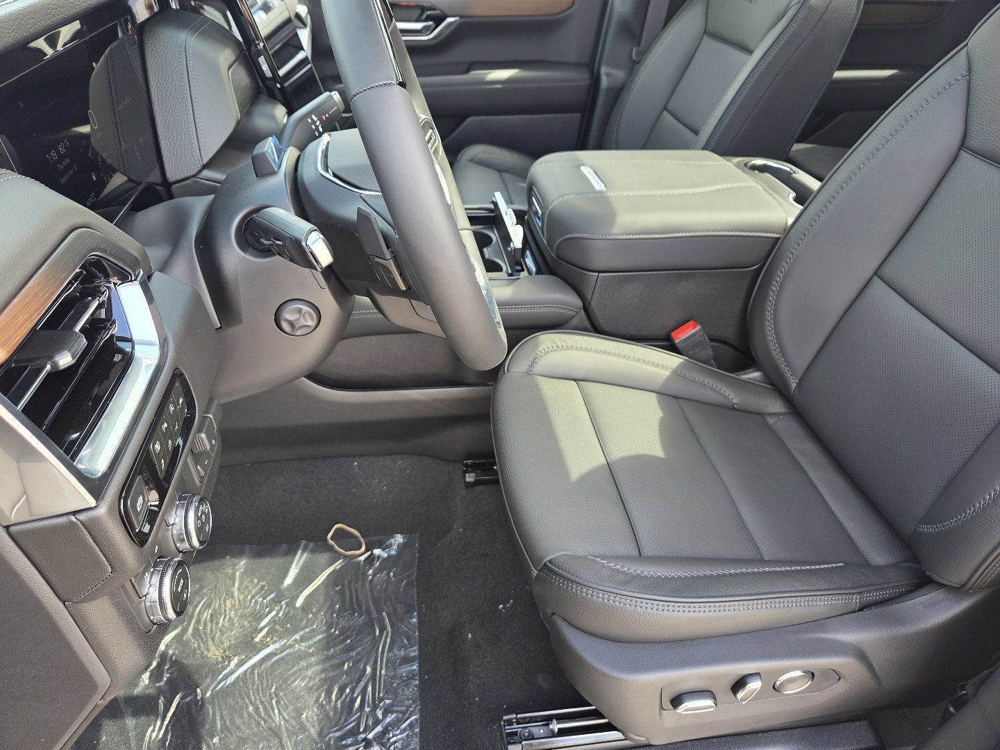New 2026 GMC Yukon Denali w/ Denali Reserve Package AWD/4WD image 29