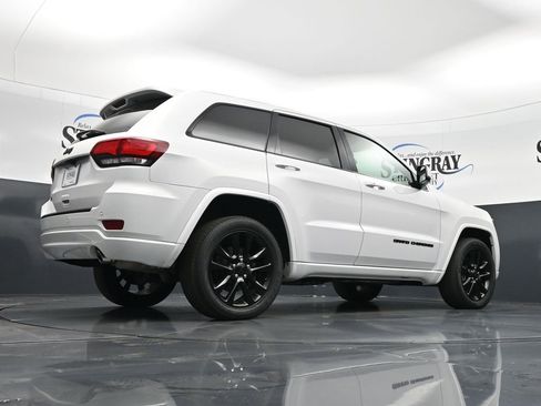 Used 2021 Jeep Grand Cherokee Laredo X image 23