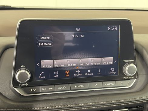 Used 2023 Nissan Rogue SV image 19