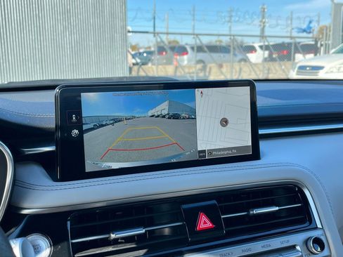 Used 2025 Genesis G70 2.5T image 17