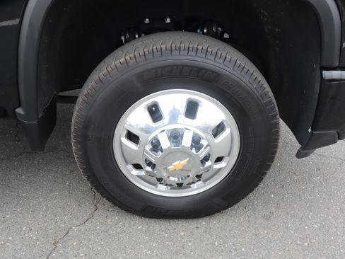 Used 2024 Chevrolet Silverado 3500 High Country w/ Technology Package image 41