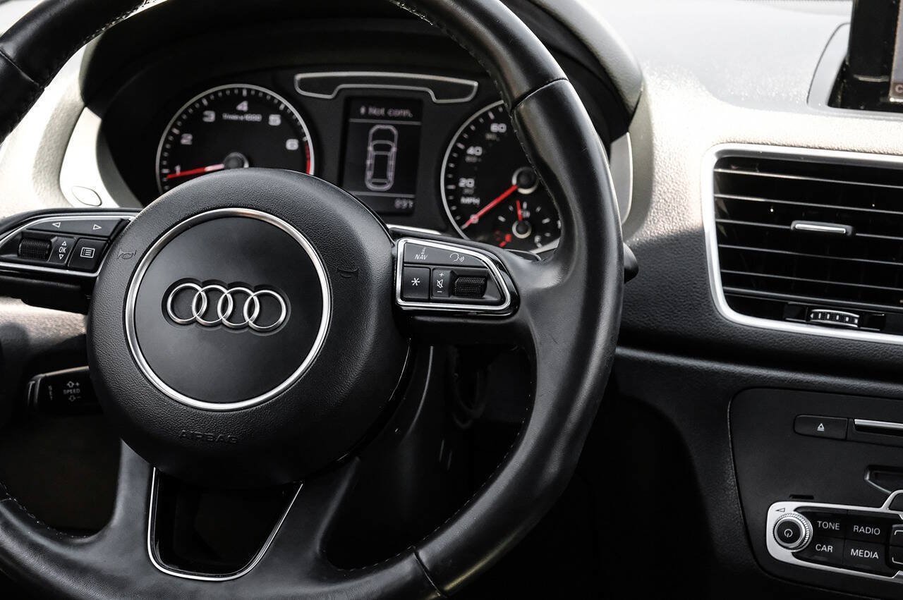 Used 2018 Audi Q3 2.0T Premium Plus w/ Premium Plus Package FWD image 24