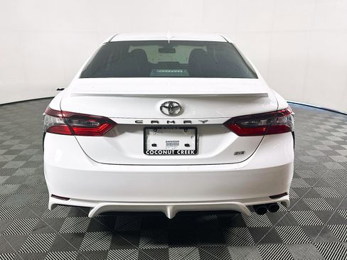 Used 2024 Toyota Camry SE w/ Cold Weather Package FWD image 4